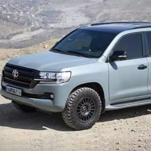 تویوتا لندکروزر VXR هشت سیلندر قدیم